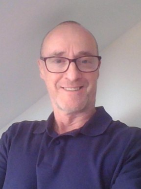 English men looking for love