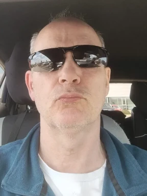 English men looking for love