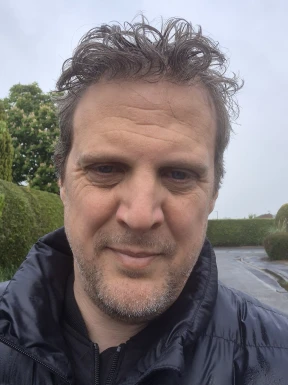 English men looking for love
