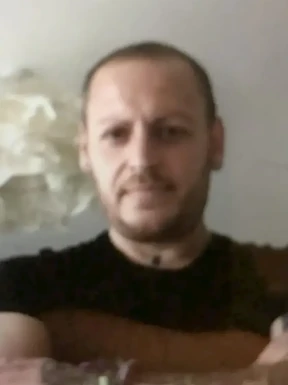English men looking for love